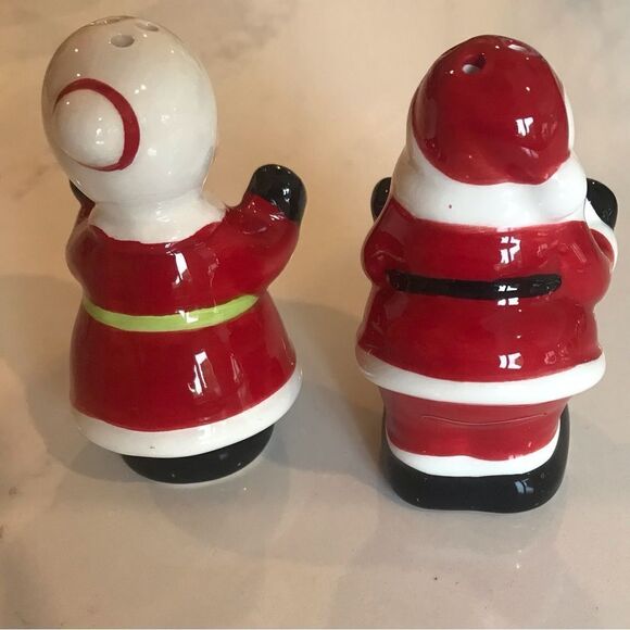 NWT Santa and Mrs Claus shakers and artist signed ceramic birdhouse ornament - Picture 10 of 13